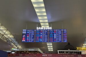 ノイバイ空港から始まる調査